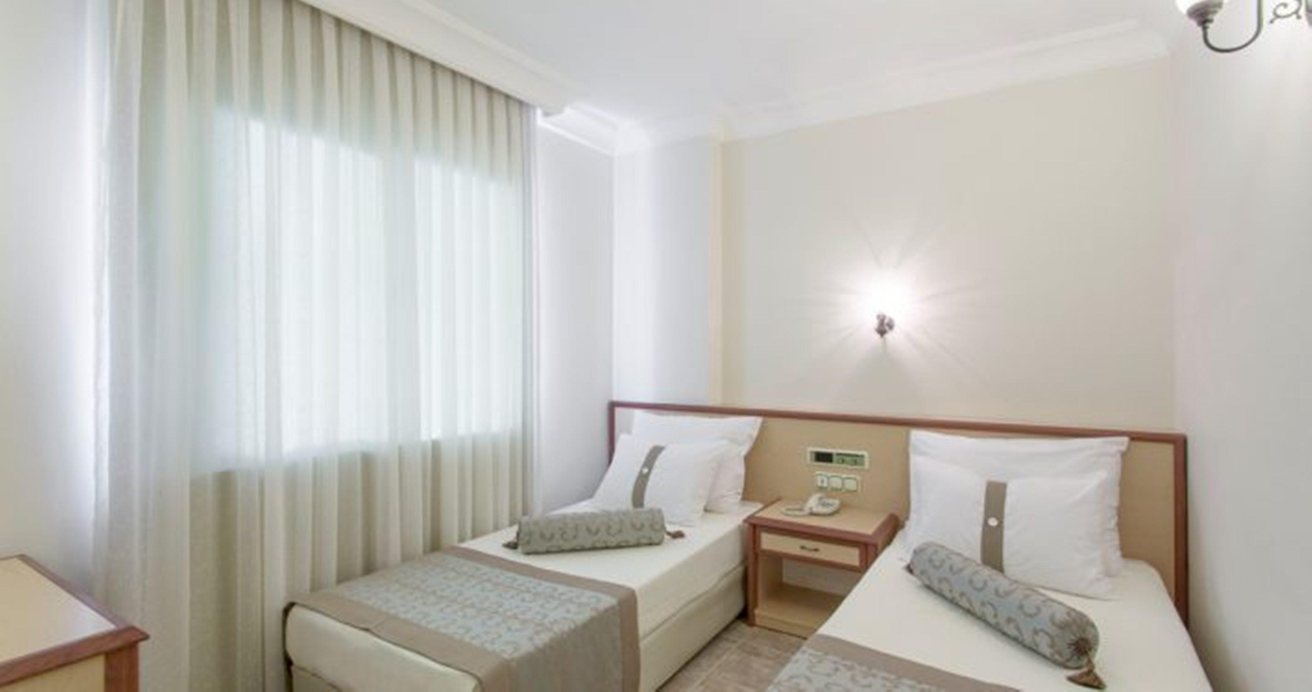 Villa Sunflower Hotel 阿拉尼亚 外观 照片